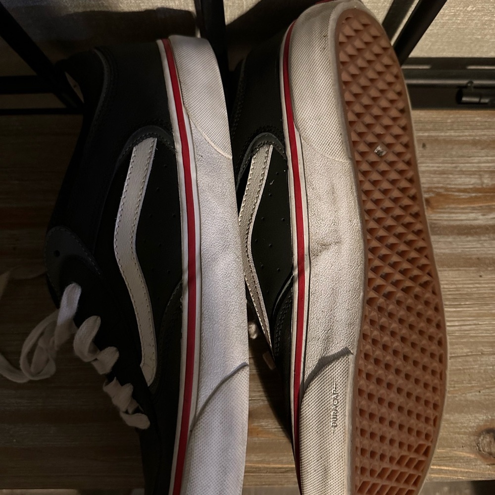 Vans - Picture 5 of 6